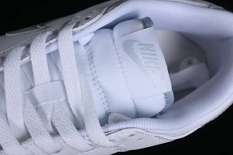 All Categories Nk SB Dunk Series Nk SB Dunk Low Low-top sneakers Nk SB Dunk Low All-white color Low-top casual sports skateboard shoes DV0831-101